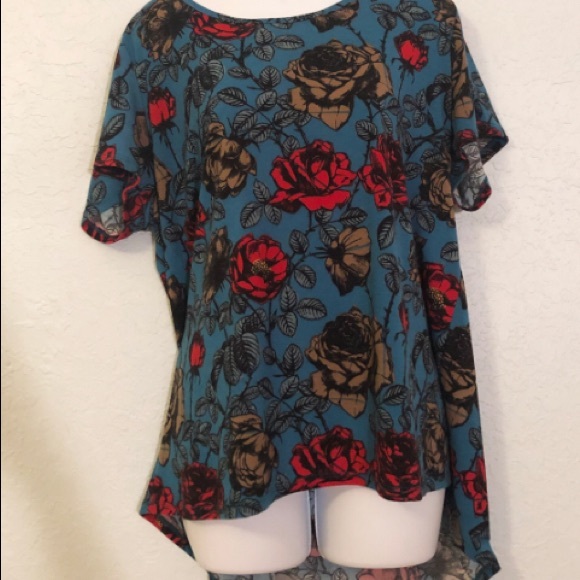 LuLaRoe Tops - Lularoe Short Sleeve Blue Red Floral Pattern XL